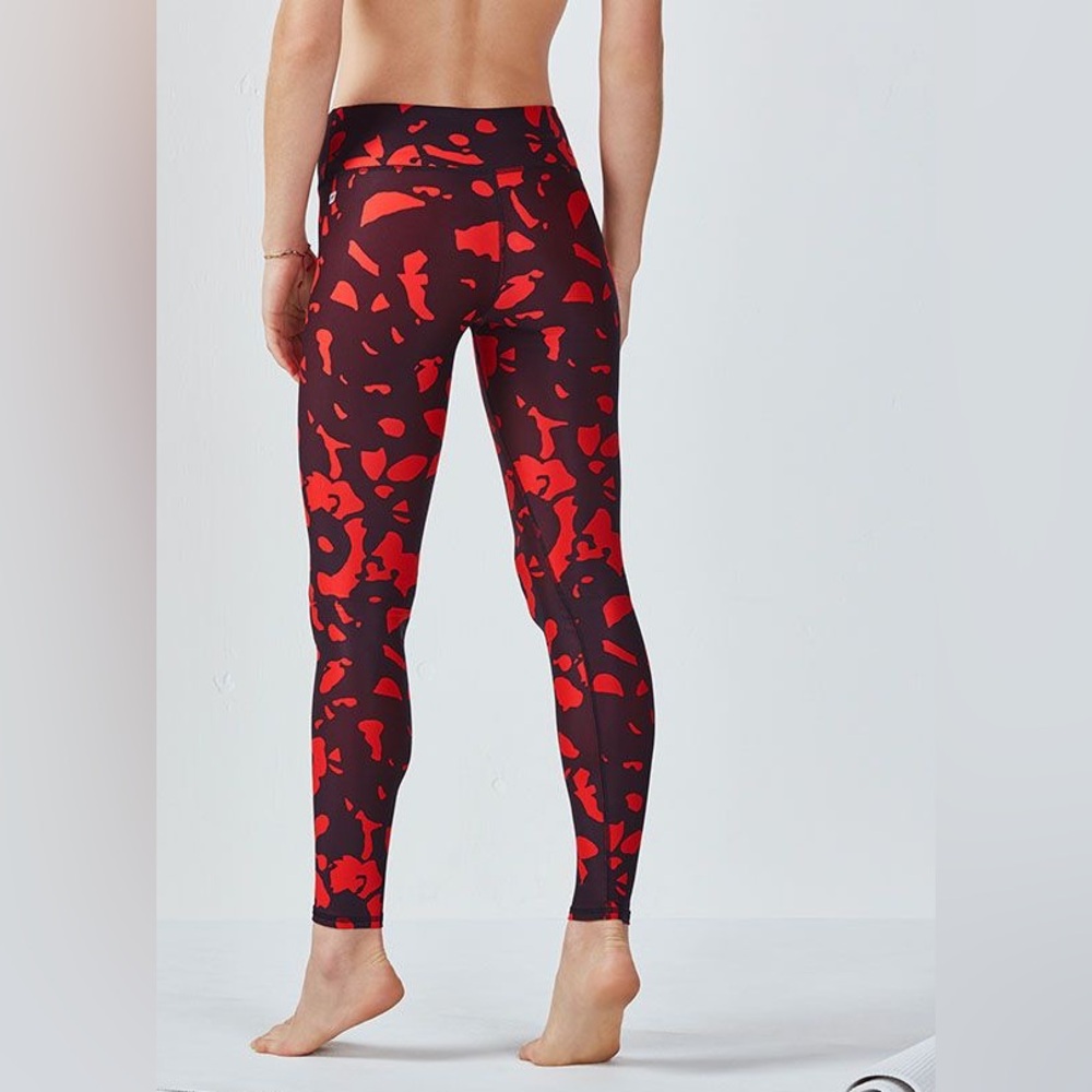 FABLETICS mid-rise PowerHold Print Graphic Red Leggings Size Medium Sporty